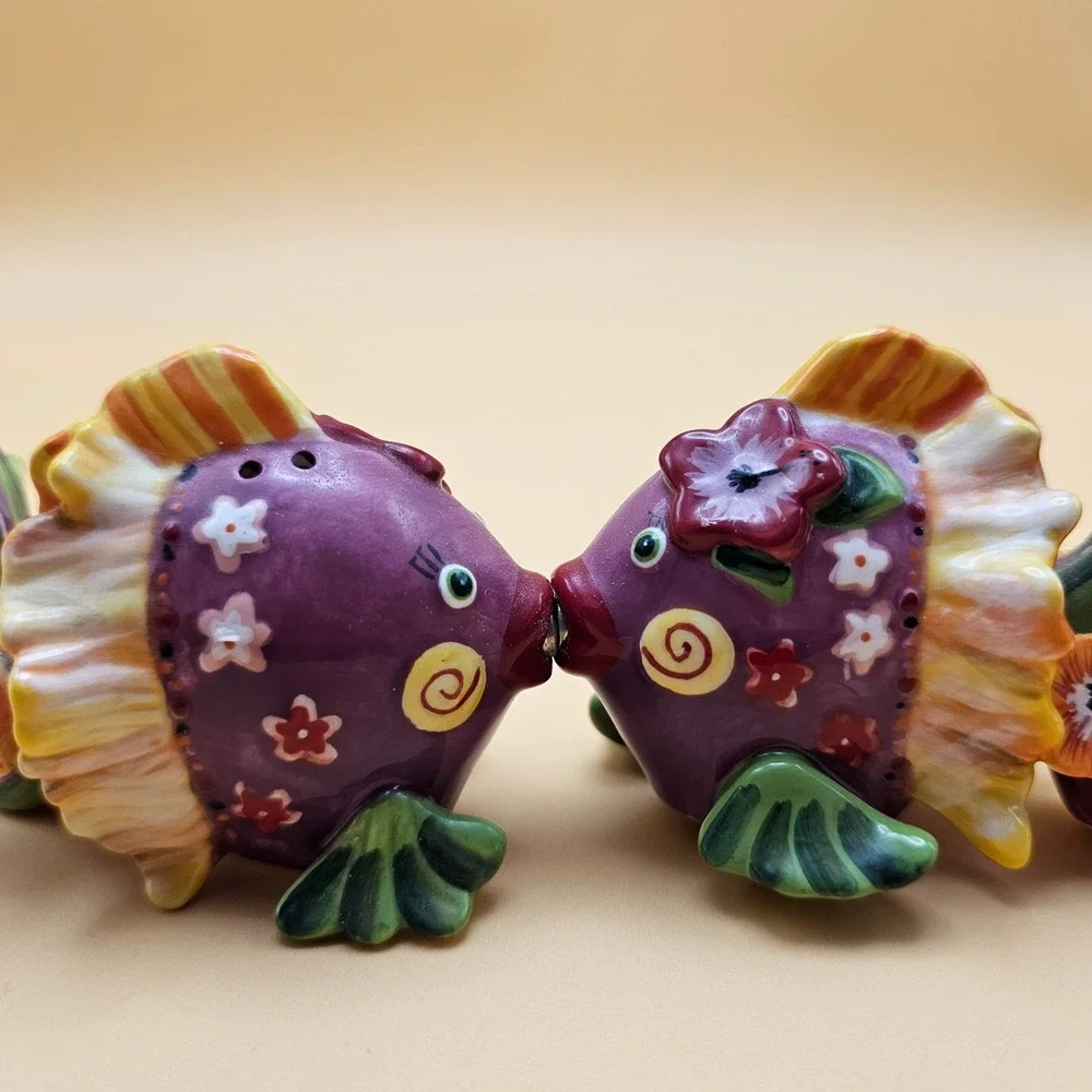 Cute Purple Fish Salt Pepper Shakers Ceramic Novelty Kitchen Decor Magnetic Lips